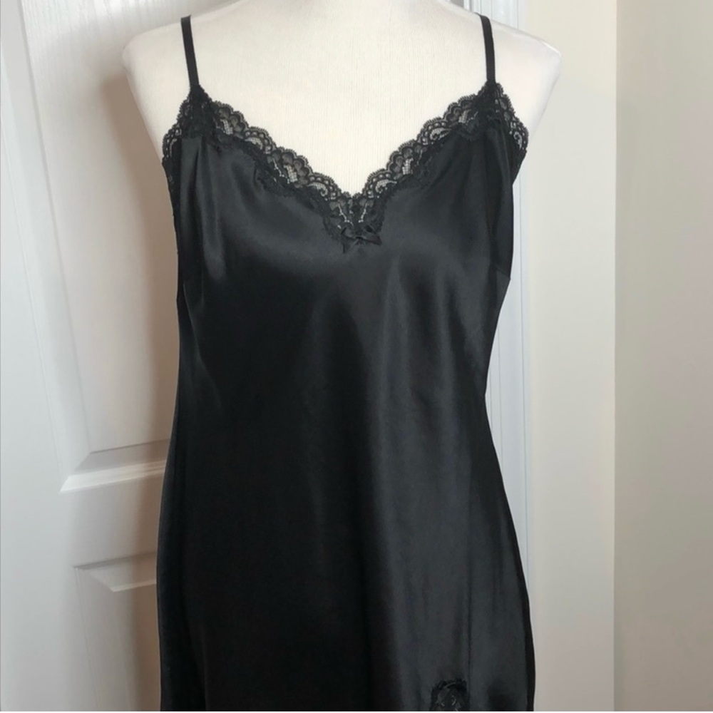 Vintage Victoria’s Secret satin lace trim beautiful sexy chemise size large